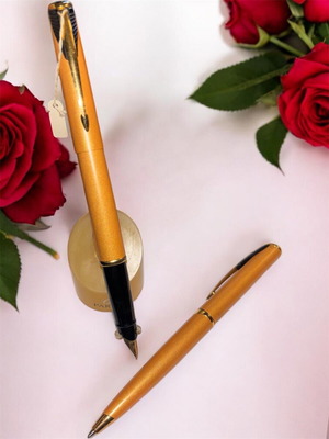 Parker σετ στυλό και πένα βιντατζ καινούργιο με χρυσή λεπτομέρεια