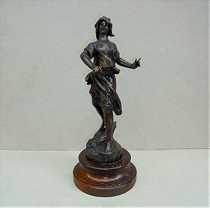 Άγαλμα κοπέλας μεταλλικό, πατιναρισμένο, γαλλικό, 130 ετών περίπου.