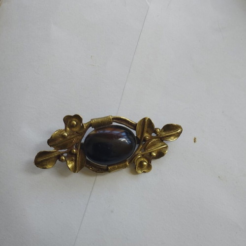 Vintage Authentic Brooch 1930-1950 Used, Brass & Natural Sardonyx