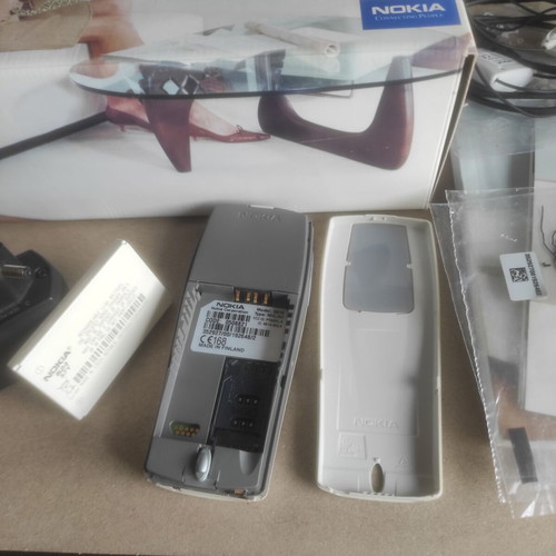 Nokia 6610 collector's phone like new with original accessories