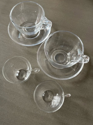 Set of 4 glass cups new