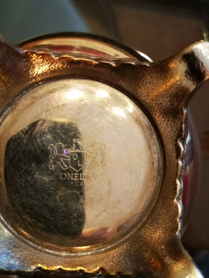 Oneida silver-plated tea set like new
