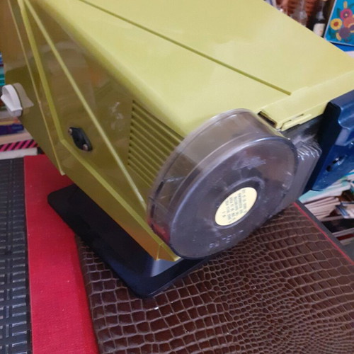 Projector and viewer like new with battery or power supply