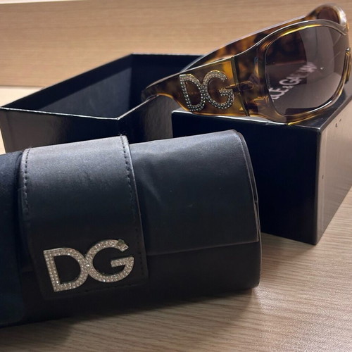 Dolce & Gabbana sunglasses like new with box