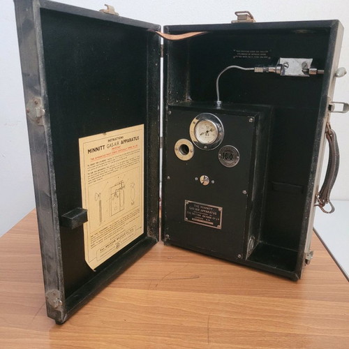Anesthetic oxygen gas production machine 1940-1960 collectible