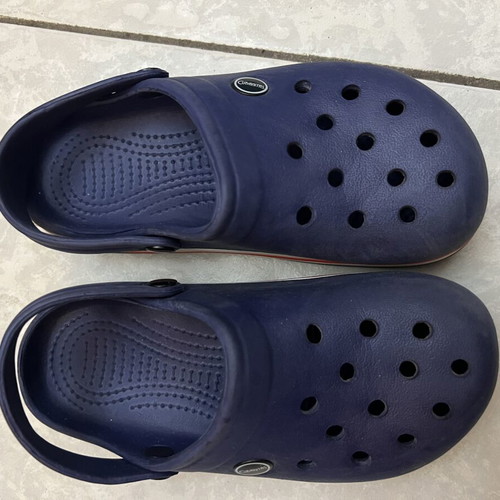 Cubanitas slippers size 32 like new, blue