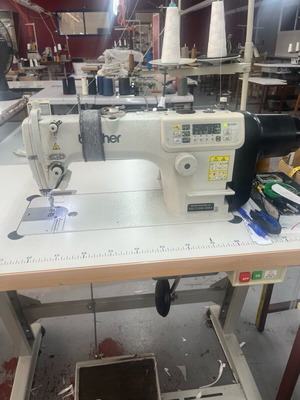 Brother automatic sewing machine like new
