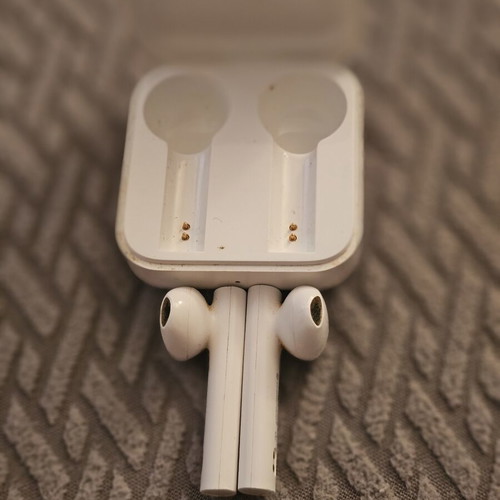 Xiaomi Mi True Wireless Earphones 2 Basic like new with charging case