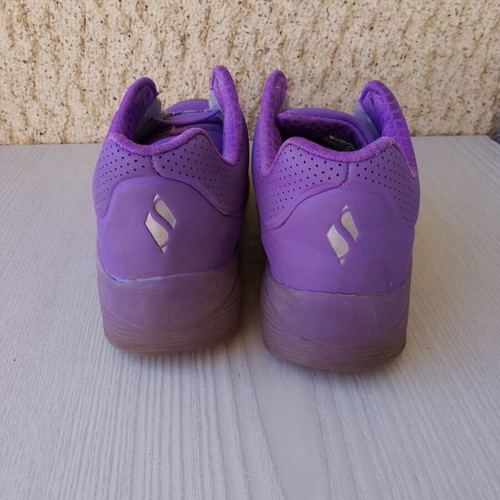 Skechers athletic shoes size 34 like new, purple