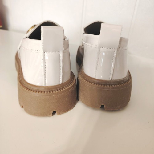 Patent leather loafers for girls, beige, size 27