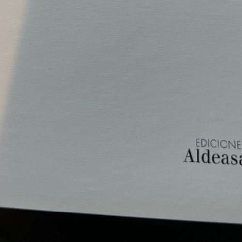 Gaudi book like new, English art album