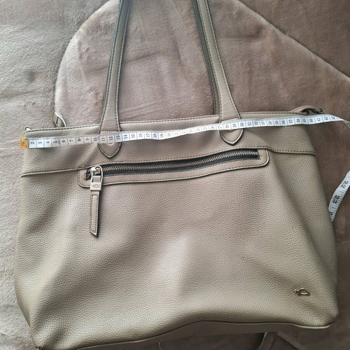 Carpisa shoulder bag like new, beige puro color