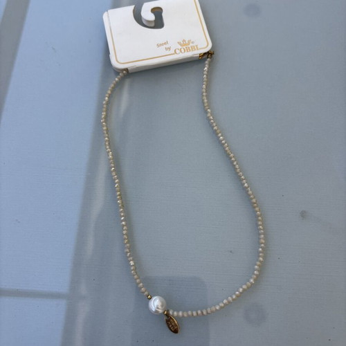 Necklace with pearls new