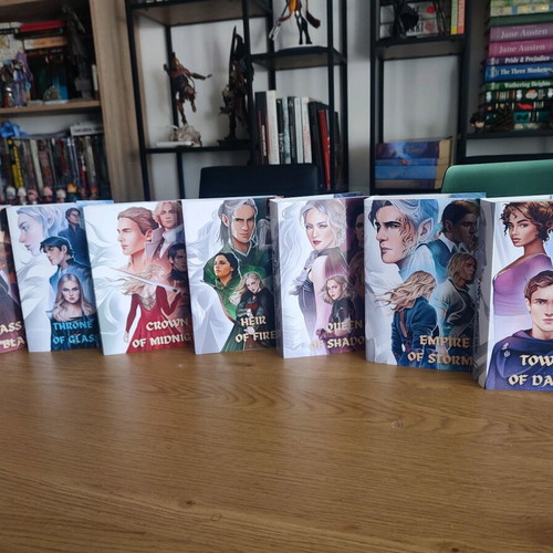 Throne of Glass book dust covers new, set for 20cm paperback