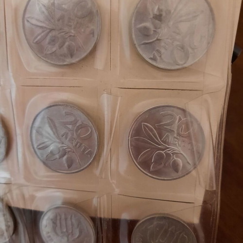 20 & 10 cent coins used, pack of 67 pieces with and without holes