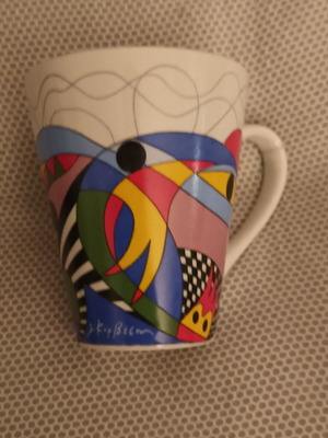 Collectible Pizza Fan mug signed by Dim. Korovesis like new