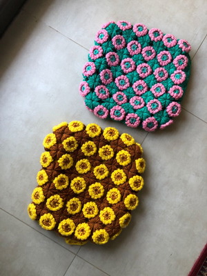 Knitted pillows used, size 35x35