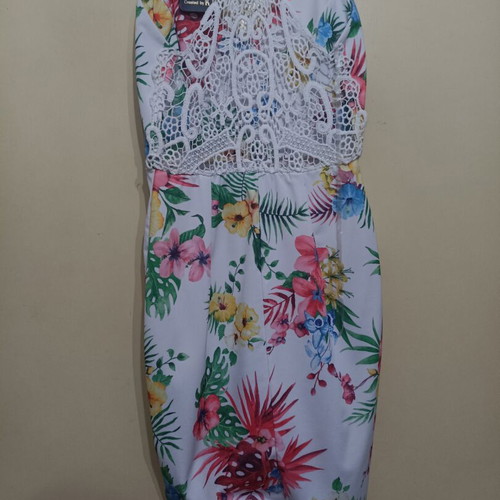 Floral dress new, one size, white multicolor