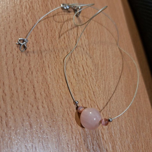 Necklace with rose quartz