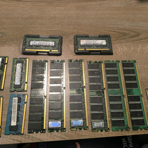 Ram DDR2 pack of 10, like new, mixed new and used