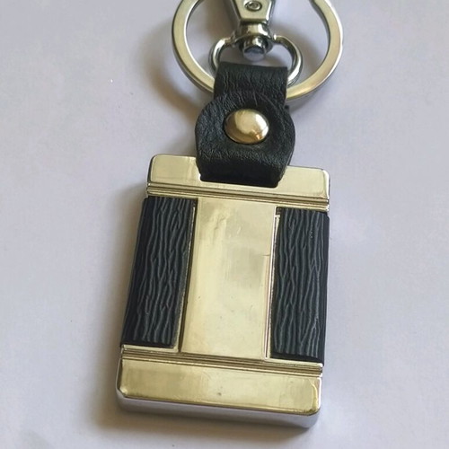 Honda metal keychain new with car logo