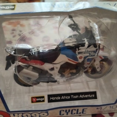 Honda Africa Twin Adventure 1:18 scale metal motorcycle model by Bburago