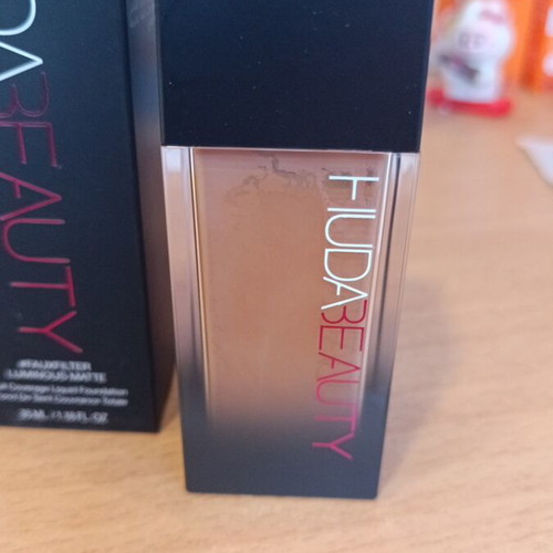 Huda Beauty liquid foundation 35ml new