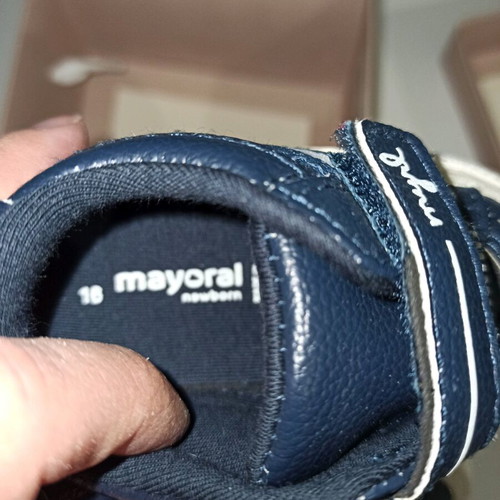 Baby shoes size 16 like new