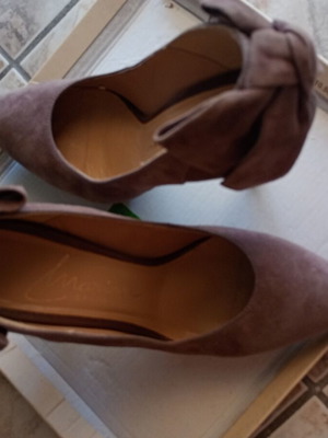 Pumps size 38 like new, brown with small heel mark