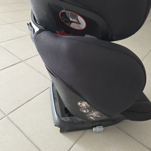Maxi-Cosi Booster RodiFix AirProtect car seat 15-36 kg used with Isofix