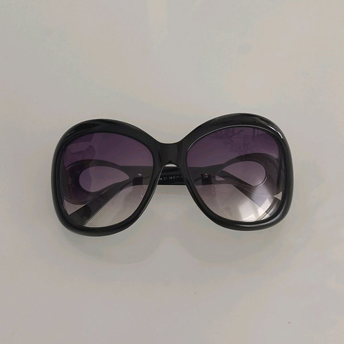 Rossi Oversized women's sunglasses like new with purple gradient lenses