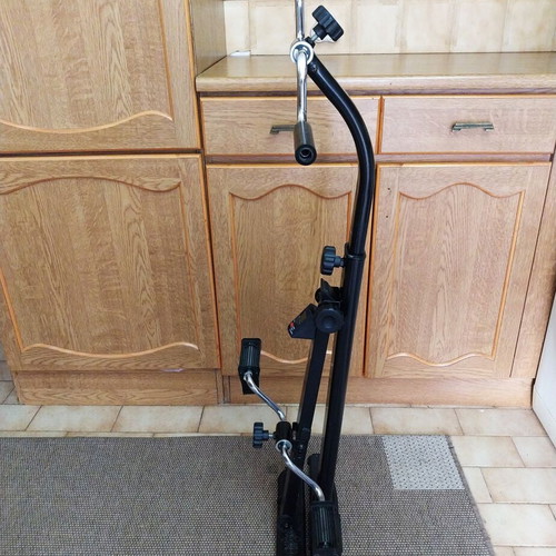 Vital FT Mini Exercise Bike like new, foldable with digital display