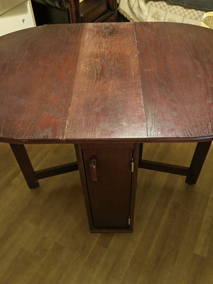 Solid wood folding table with 4 folding chairs used