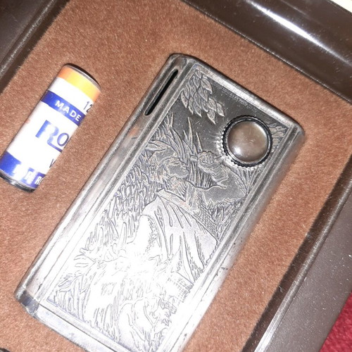 Win electronic lighter used, vintage with case