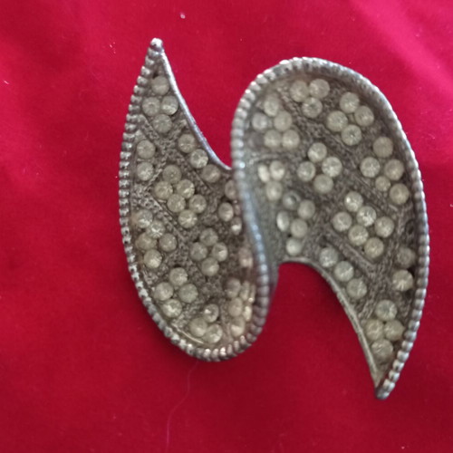 Vintage pin mid-century silver with white rhinestones like new