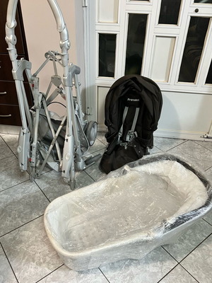 Prenatal stroller and carrycot used with mattress and winter cover