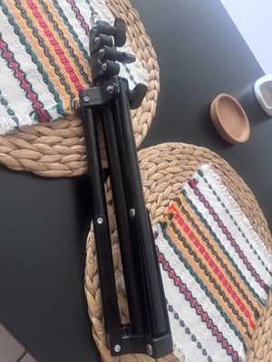 Light Stand 1.15m like new, adjustable tripod for ring light and LED