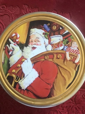 Collectible round metal storage tin used, 19cm diameter