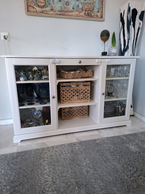 Ikea buffet table like new 145x49x88