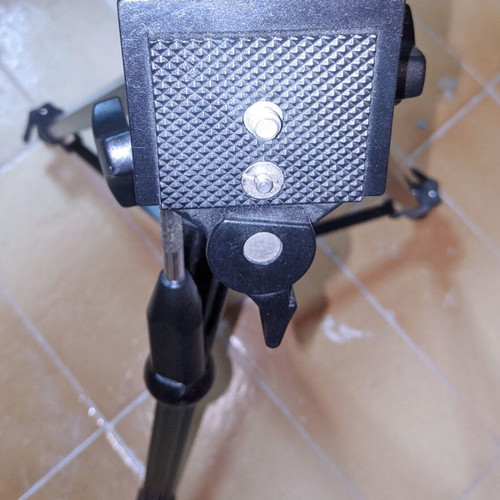 Vanguard Camera Tripod like new, 3-Way Panhead, quick release