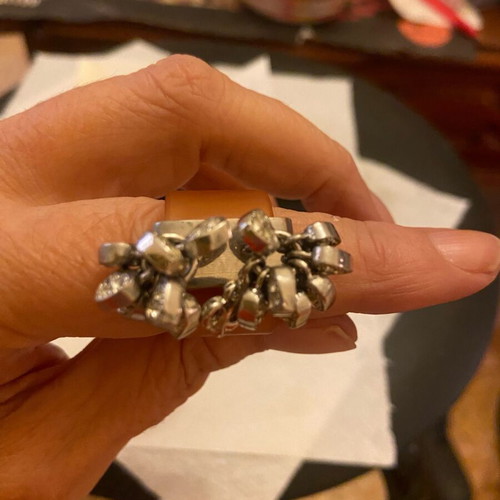 Ring with salmon rubber and beautiful designs like new