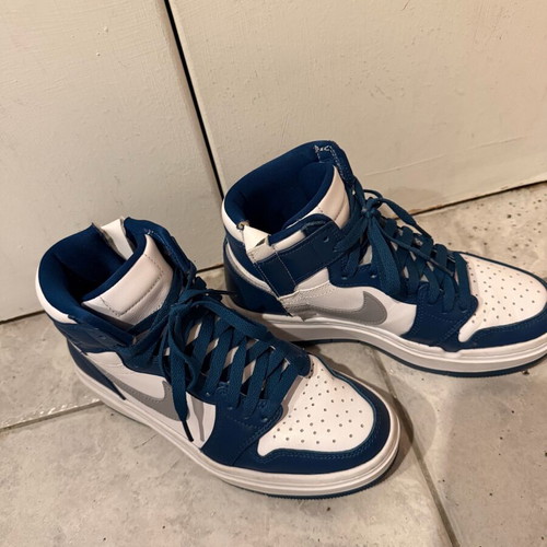 Nike Jordan athletic boots size 38 like new, blue