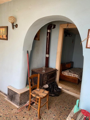 Οικόπεδο 139 τ.μ. στη Χίο με παλαιά κατοικία προς ανακαίνιση
