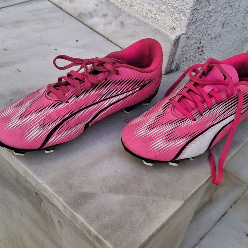 Puma Ultra ποδοσφαιρικά παπούτσια μεταχειρισμένα με τάπες μέγεθος 38