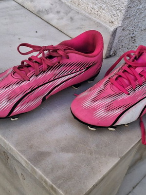 Puma Ultra ποδοσφαιρικά παπούτσια μεταχειρισμένα με τάπες μέγεθος 38
