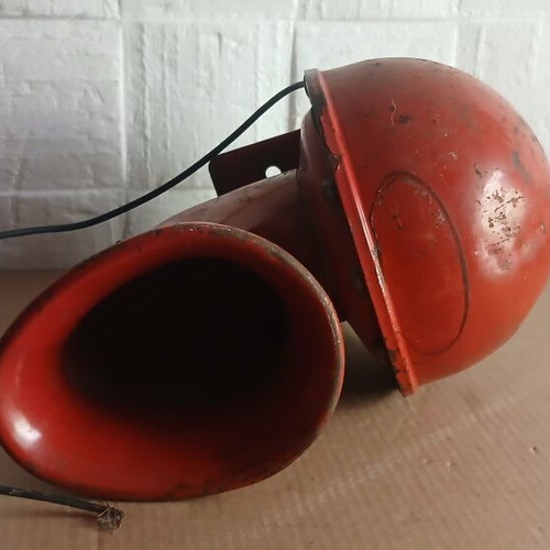 Bull horn vintage vehicle horn used, metal