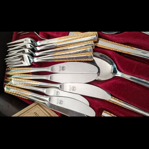 Cutlery set 30 pcs and 7 serving tools like new with 24k gold plating