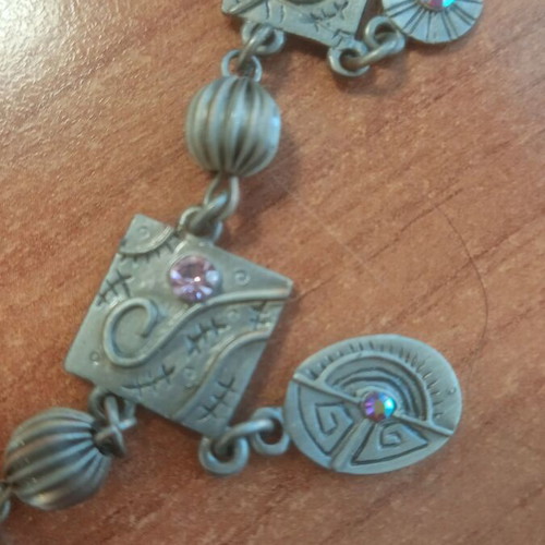 Jewelry set earrings and necklace new with pink stone and silver color