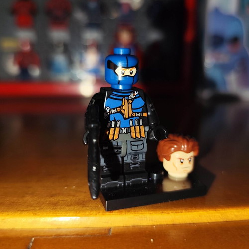 Bullseye V2 minifigure like new with accessories Marvel Daredevil