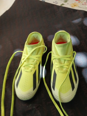 Adidas kids shoes used, size 34